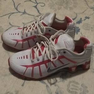 Nike size 8 Shox O'leven shoes